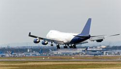 Flugzeug am Flughafen