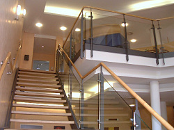 Treppengeländer mit Glas