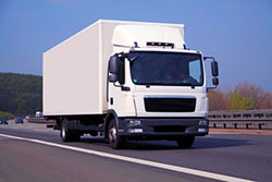 Kühltransporter auf der Autobahn im Rhein-Main-Gebiet