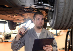 Ingenieur bewertet einen Oldtimer Frankfurt